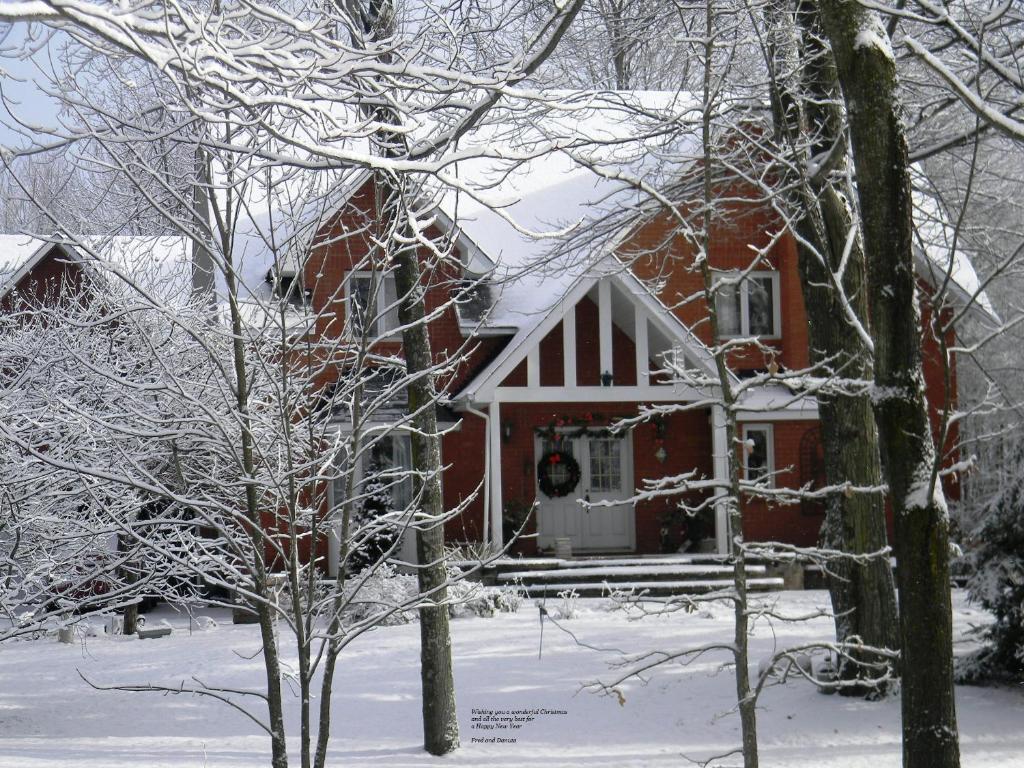 Casselman Maple Woods Bed & Breakfast エクステリア 写真