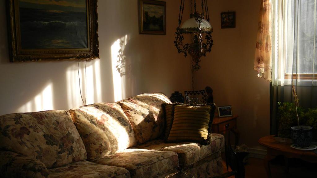 Casselman Maple Woods Bed & Breakfast エクステリア 写真