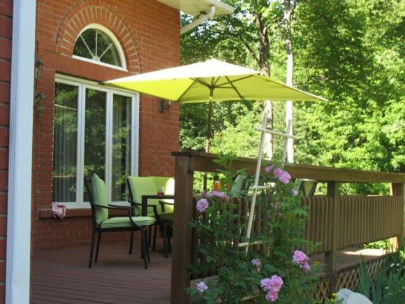 Casselman Maple Woods Bed & Breakfast エクステリア 写真