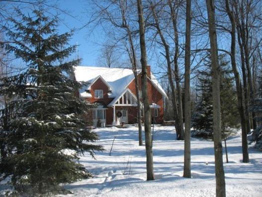 Casselman Maple Woods Bed & Breakfast エクステリア 写真